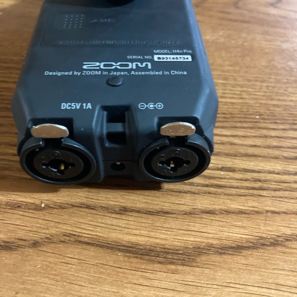 Zoom H4N Pro Portable Recorder - Picture 3 of 3